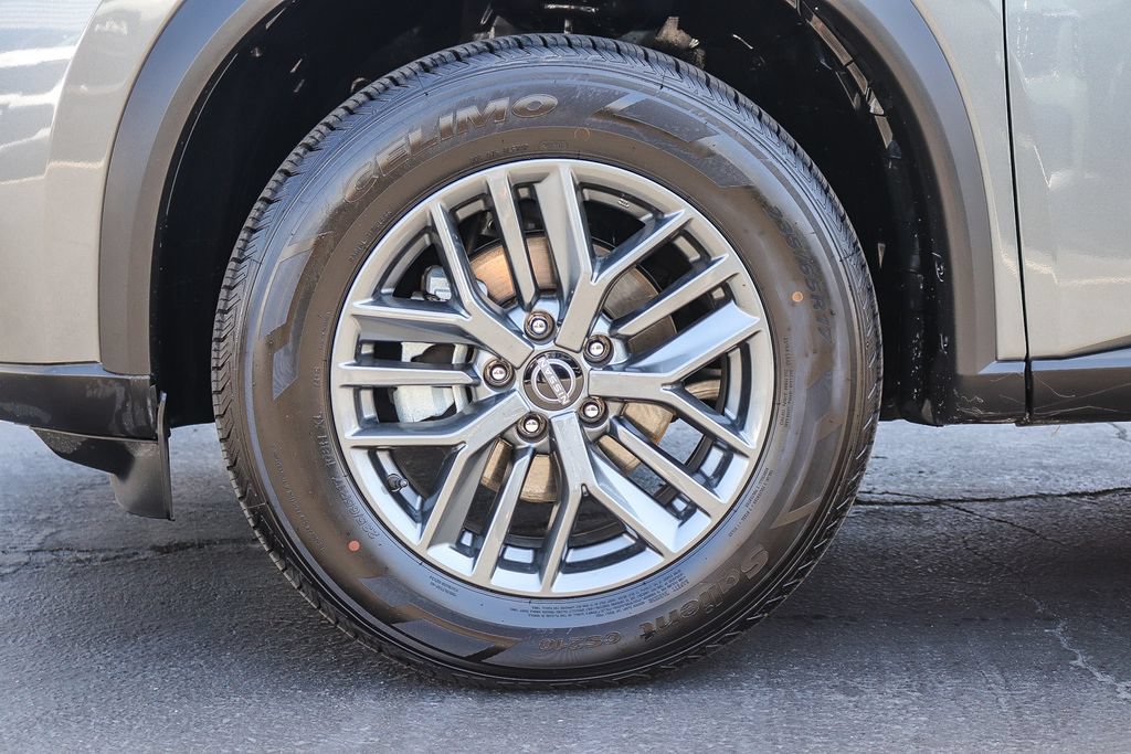 Used 2023 Nissan Rogue S FWD image 9
