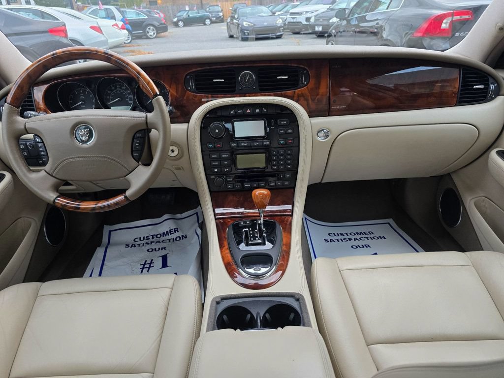 Used 2004 Jaguar XJ8 RWD image 15