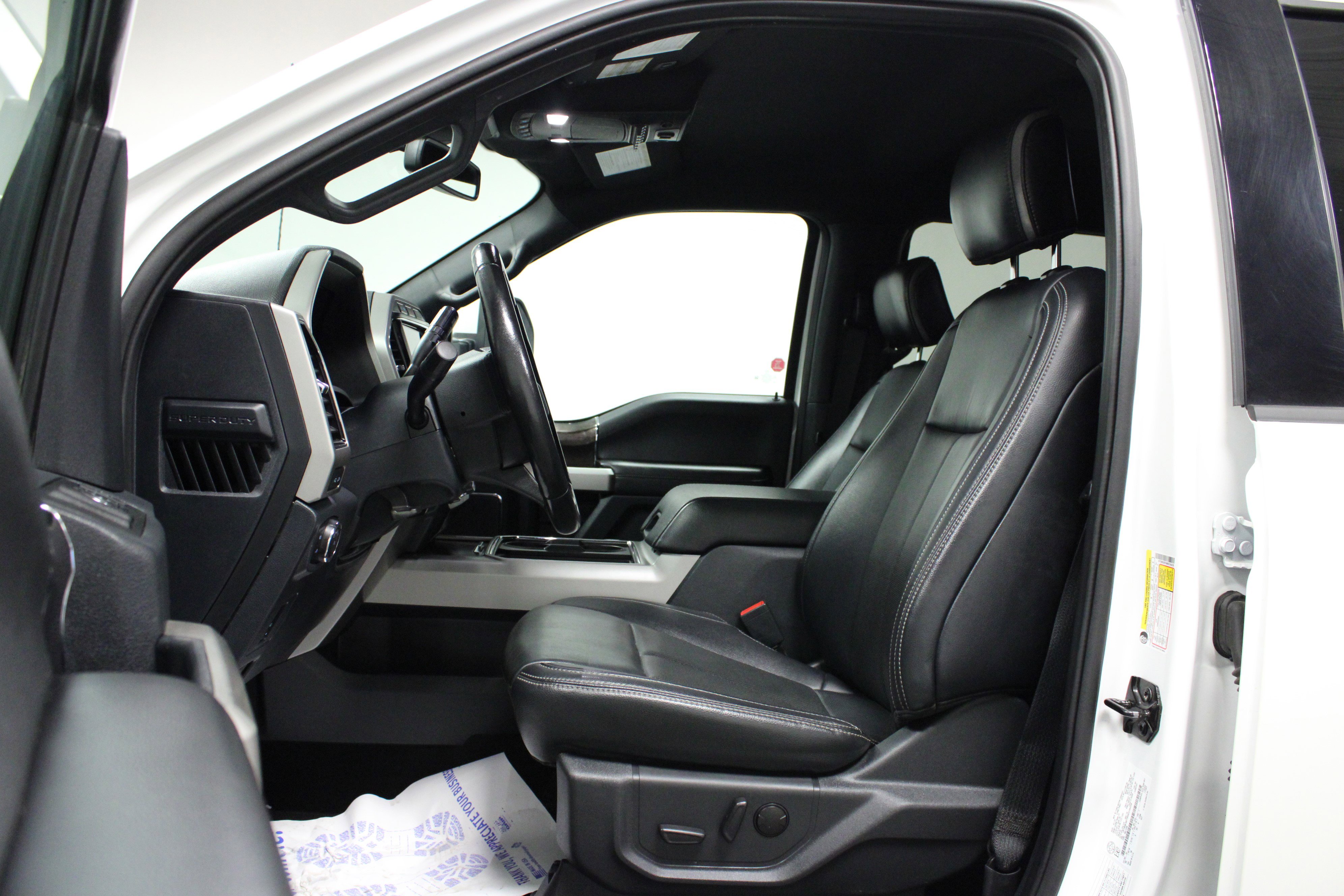 Used 2022 Ford F350 Lariat image 12