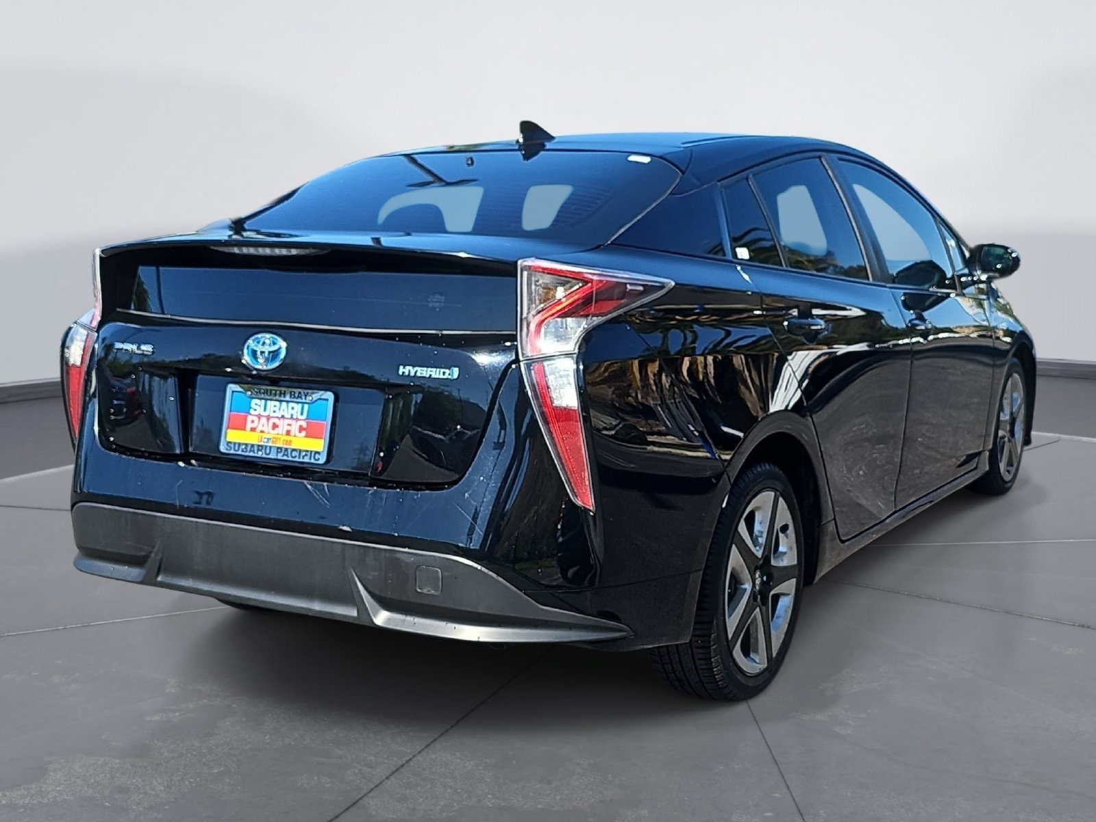 Used 2017 Toyota Prius Three Touring w/ Carpet Mat Package FWD image 3