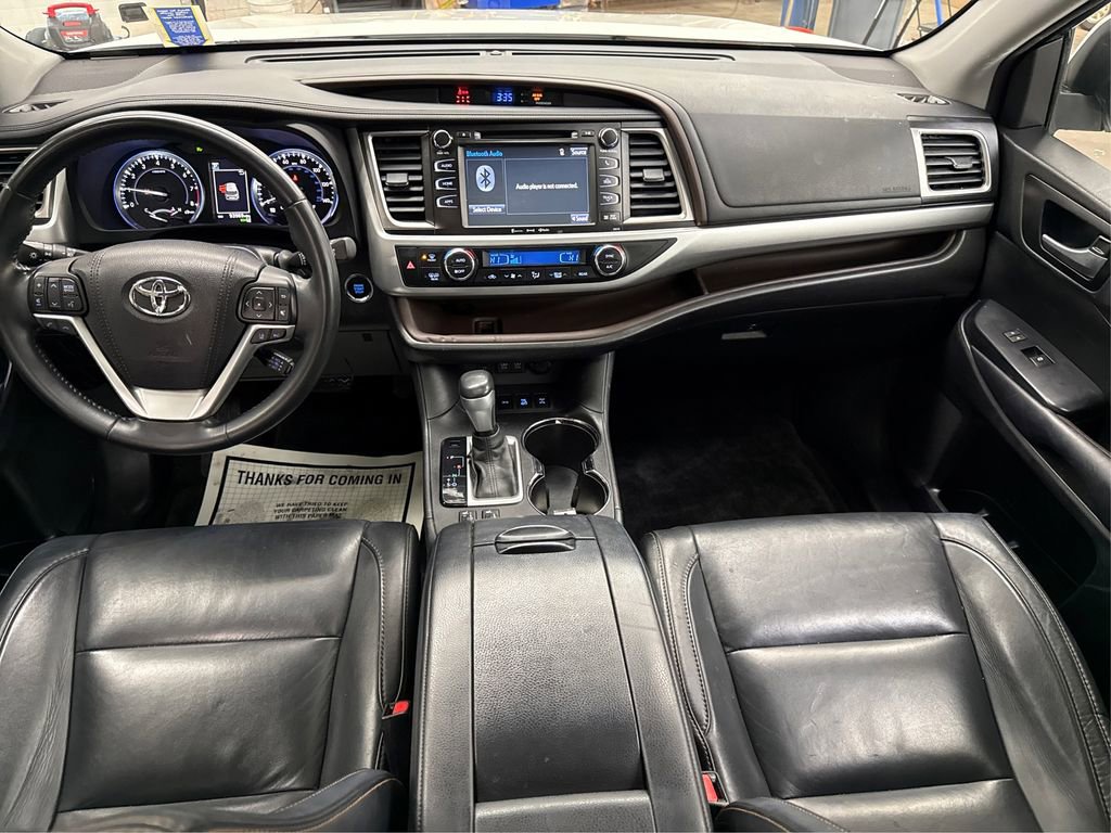 Used 2017 Toyota Highlander XLE w/ Carpet Mat Package image 22
