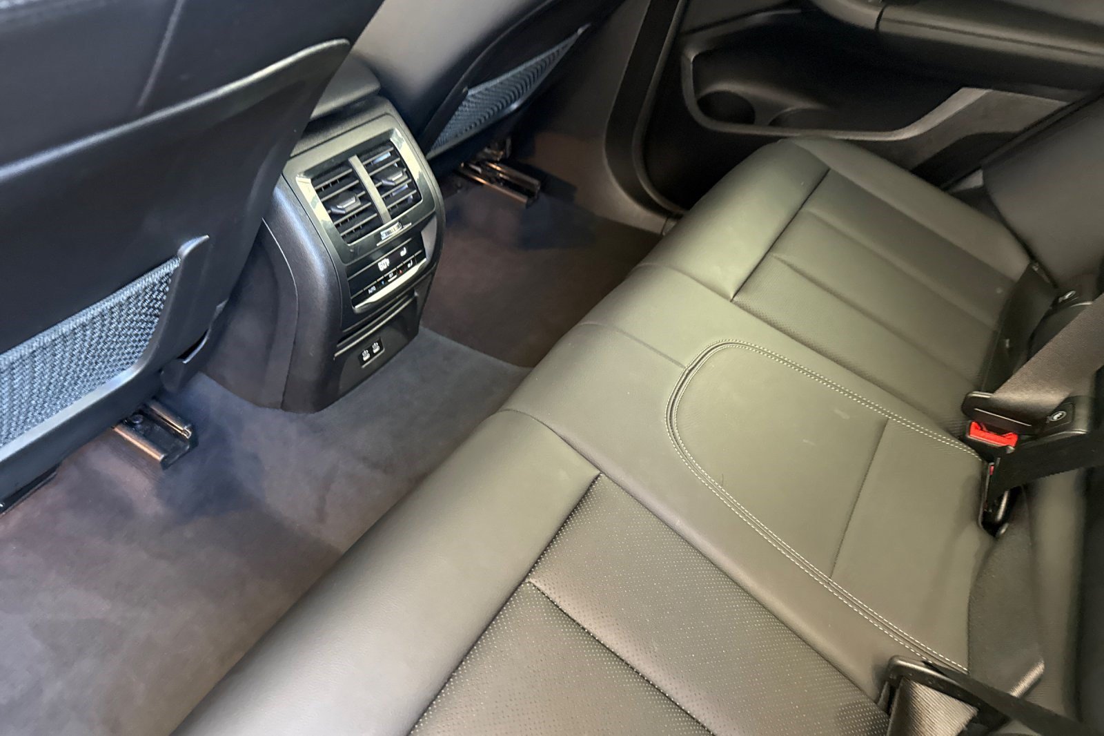 Used 2024 BMW X3 sDrive30i RWD image 25