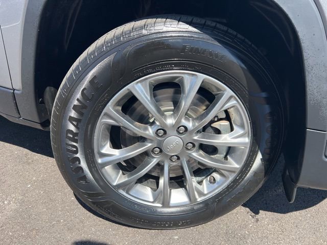 Used 2021 Jeep Cherokee Latitude Lux w/ Comfort/Convenience Group AWD/4WD image 36
