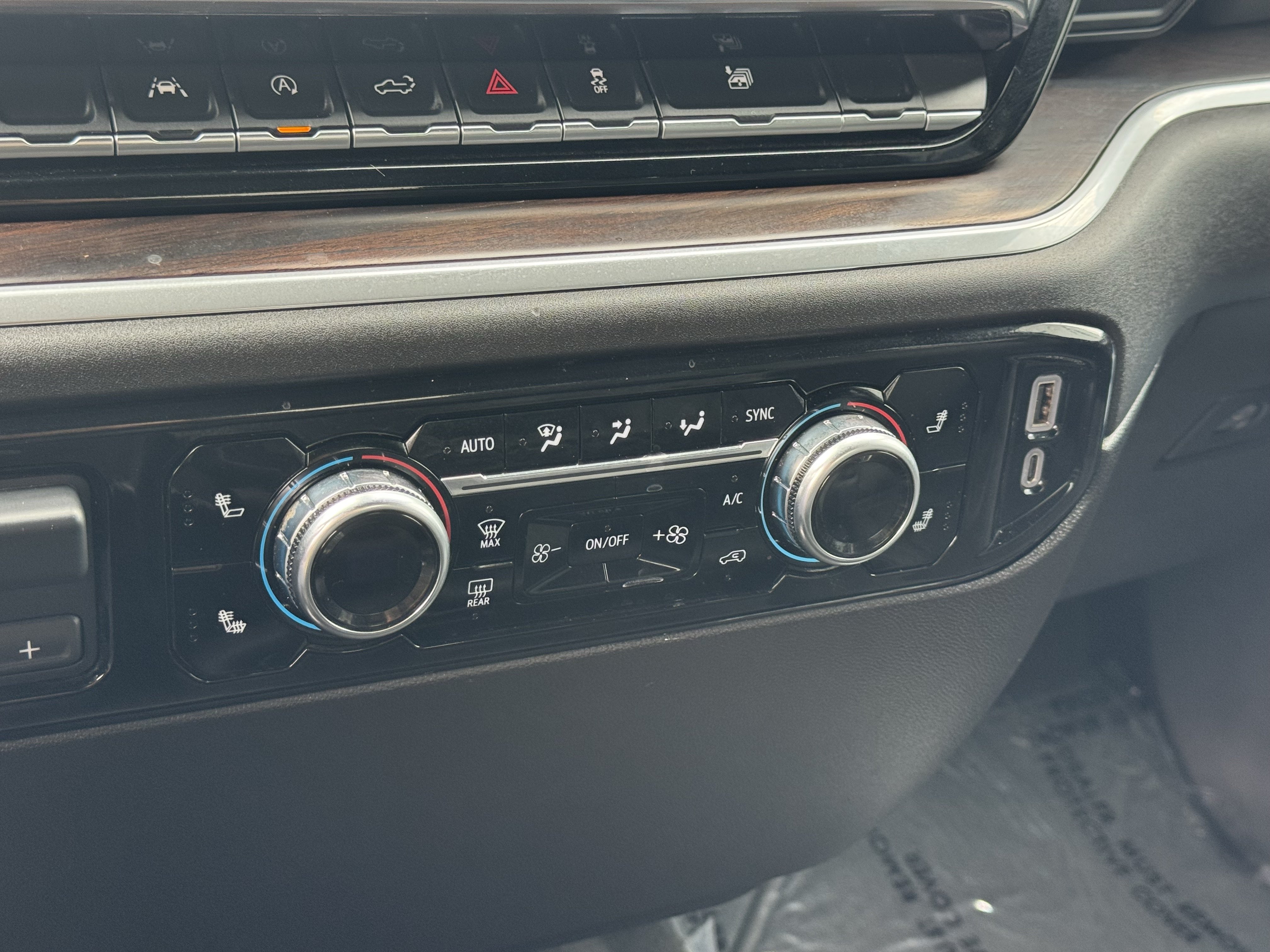 Certified 2025 GMC Sierra 1500 SLT AWD/4WD image 29