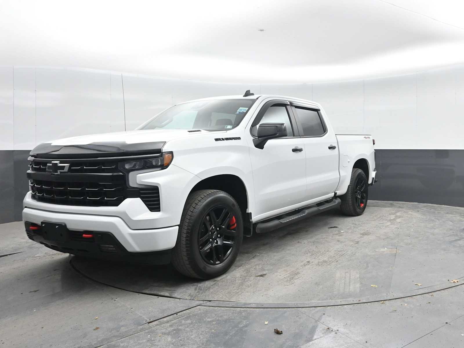 Used 2023 Chevrolet Silverado 1500 RST w/ Redline Edition AWD/4WD image 5