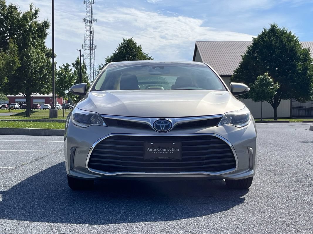 Used 2017 Toyota Avalon Limited w/ All Weather Liner Package FWD image 3