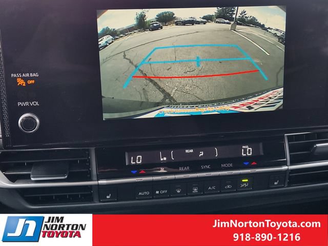 Used 2025 Toyota Sienna XLE Woodland Edition AWD/4WD image 19