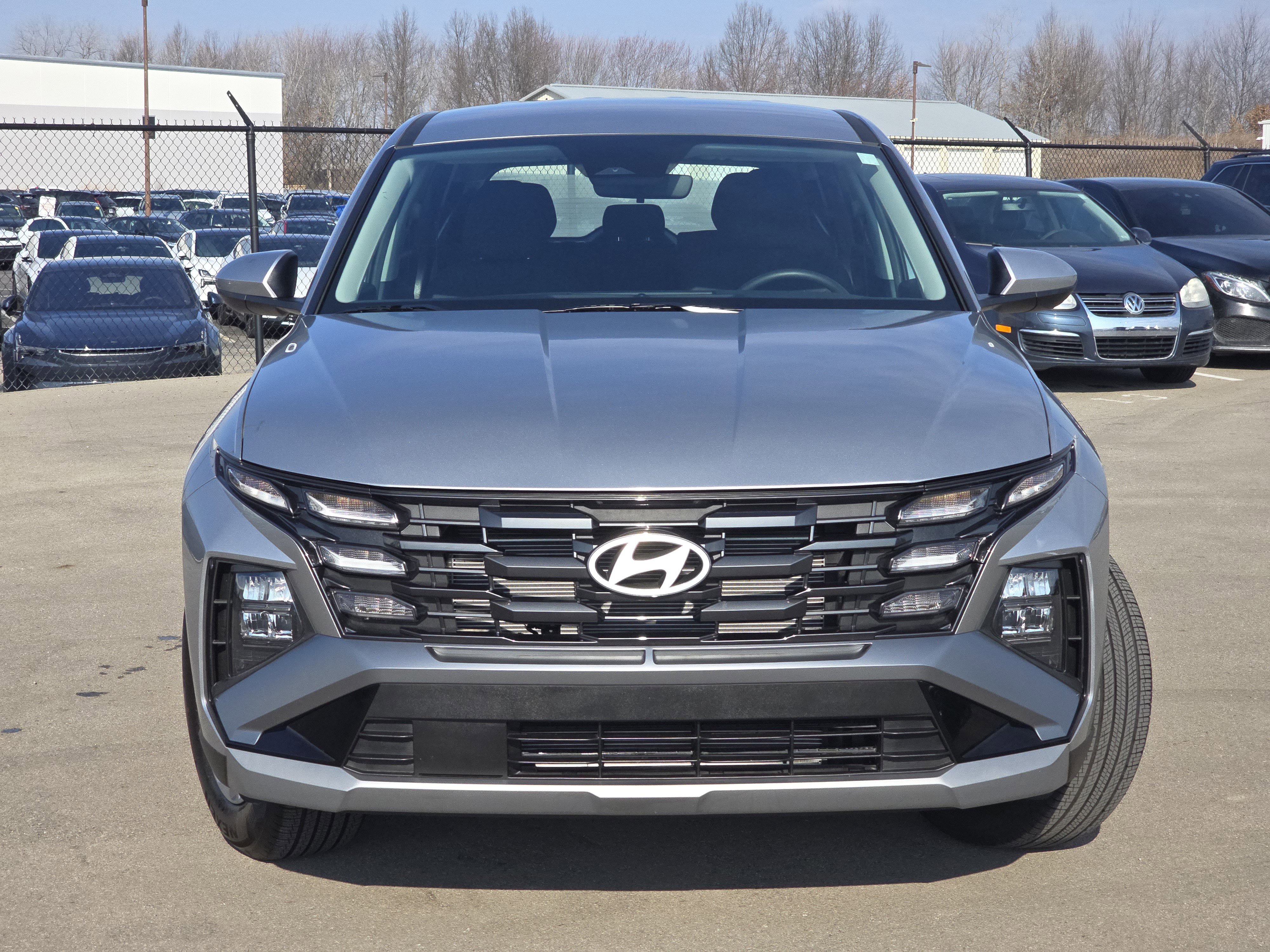 Used 2025 Hyundai Tucson SE image 2