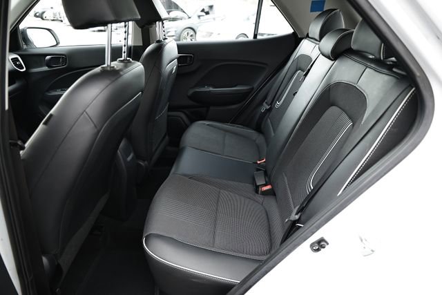 Used 2023 Hyundai Venue Limited image 23