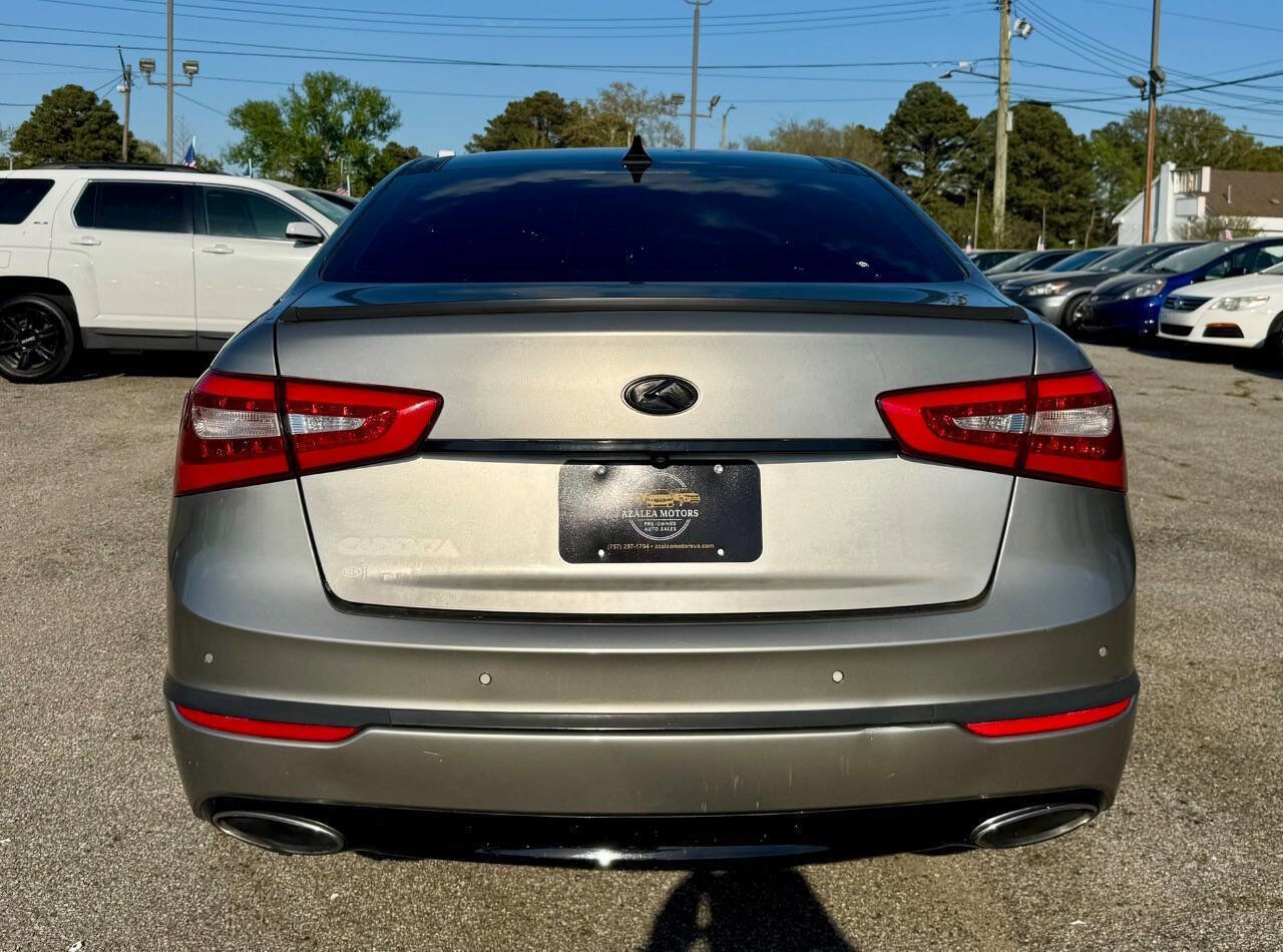 Used 2015 Kia Cadenza Premium w/ Technology Package image 4