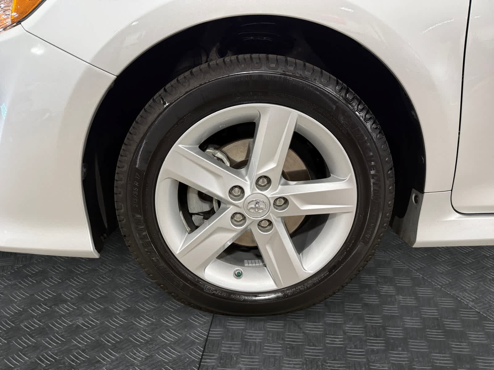 Used 2014 Toyota Camry SE FWD image 15