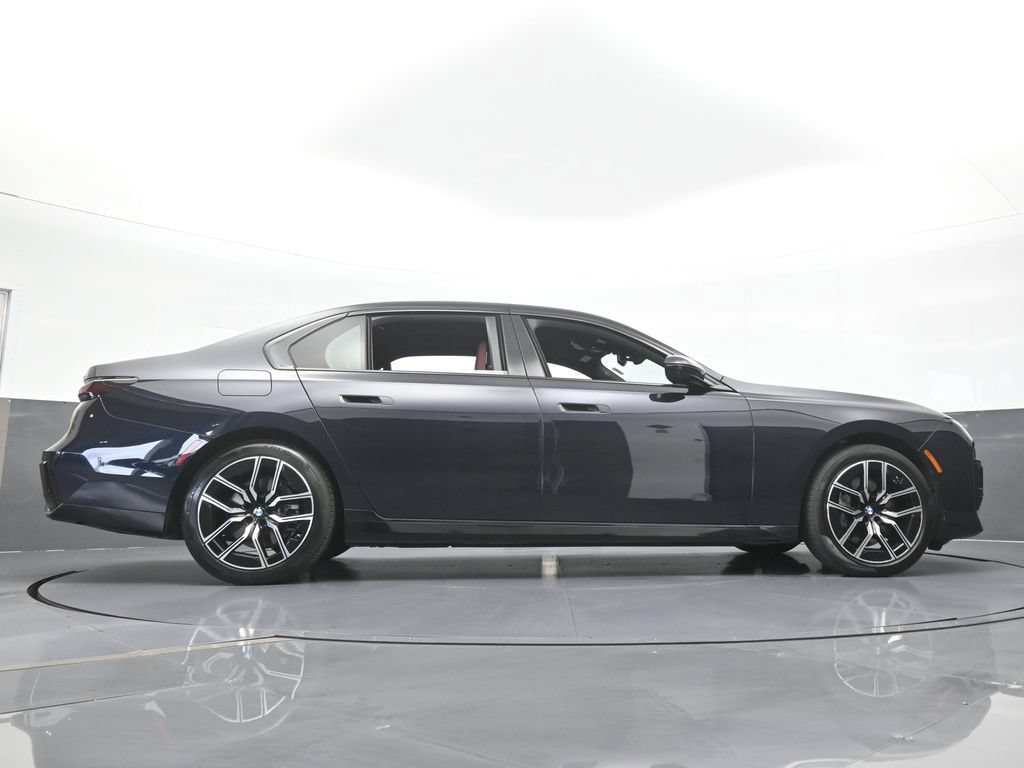Used 2025 BMW 740i xDrive AWD/4WD image 70