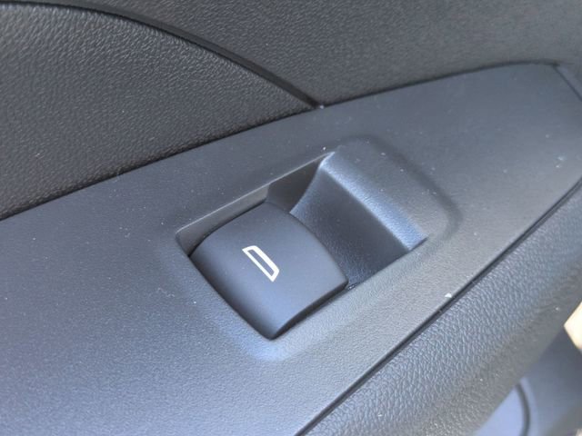 New 2026 Chevrolet Trax ACTIV w/ Sunroof Package FWD image 25
