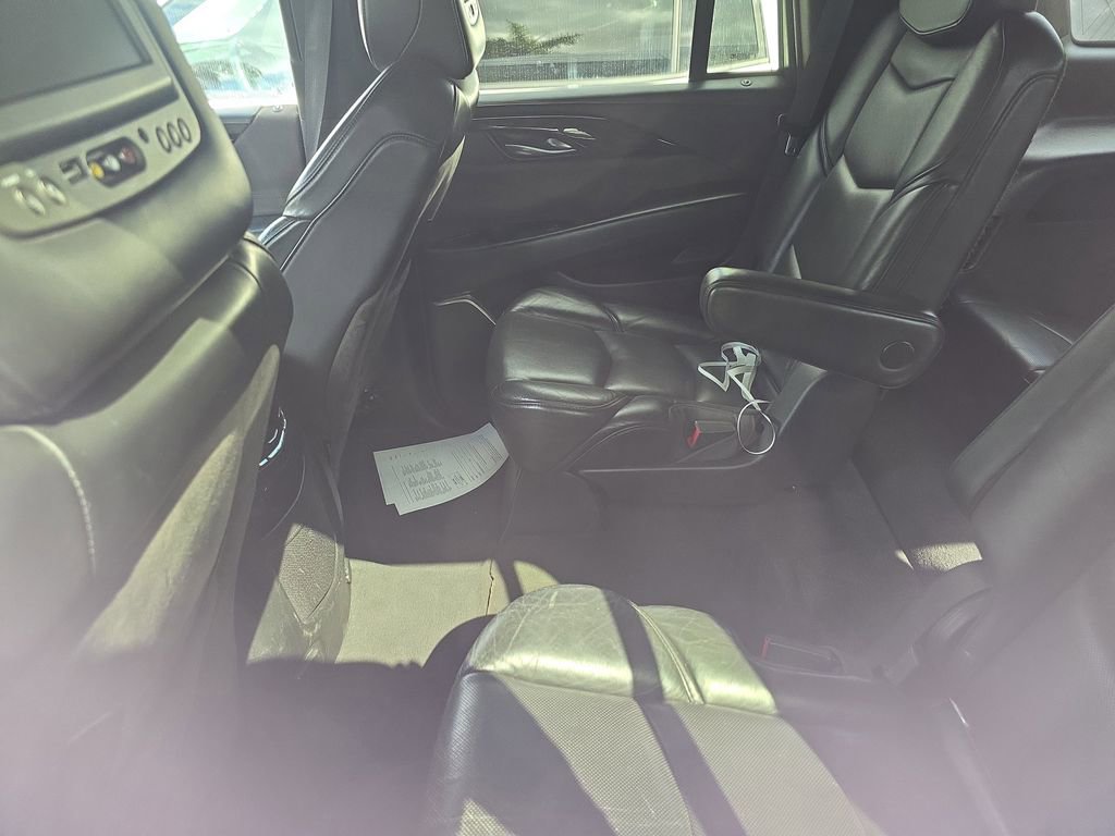 Used 2018 Cadillac Escalade Platinum image 11