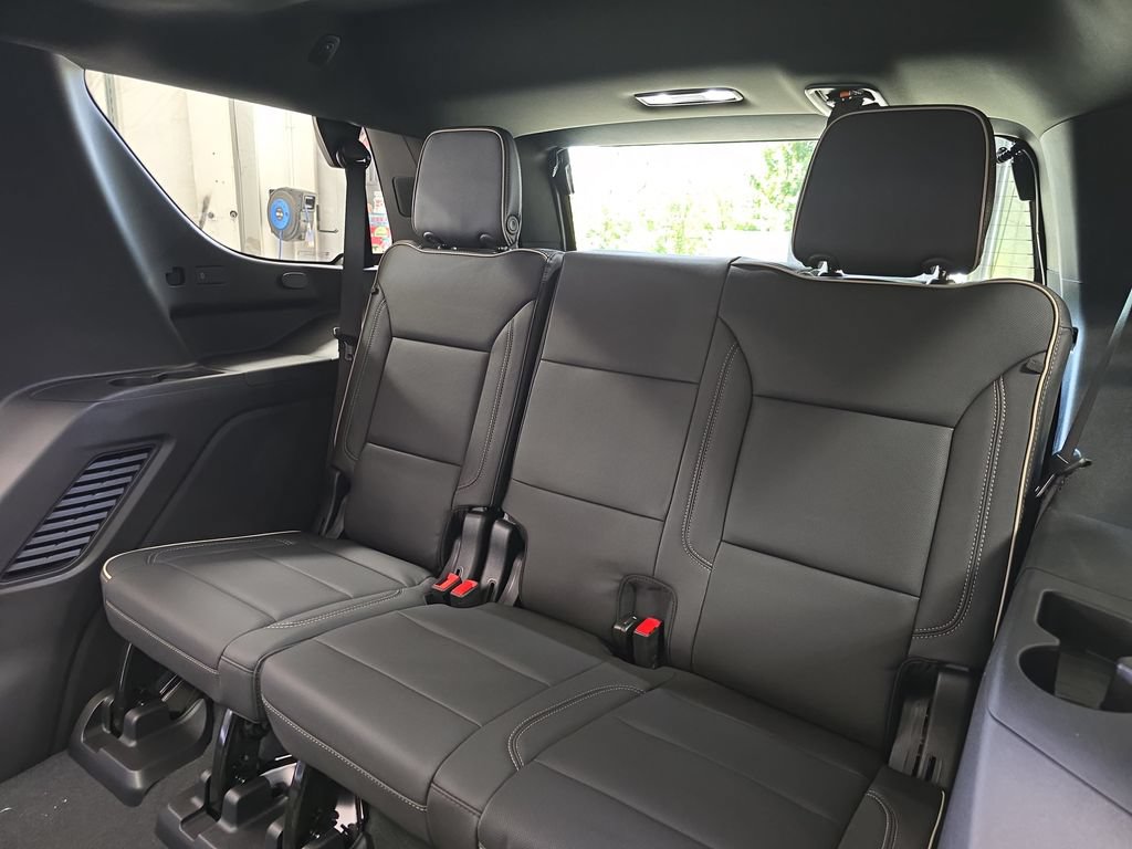 New 2026 GMC Yukon Elevation w/ Elevation Premium Package AWD/4WD image 16