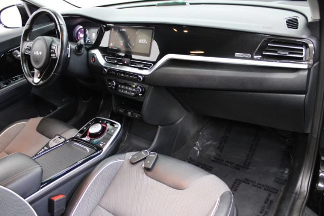 Used 2022 Kia Niro EX FWD image 29