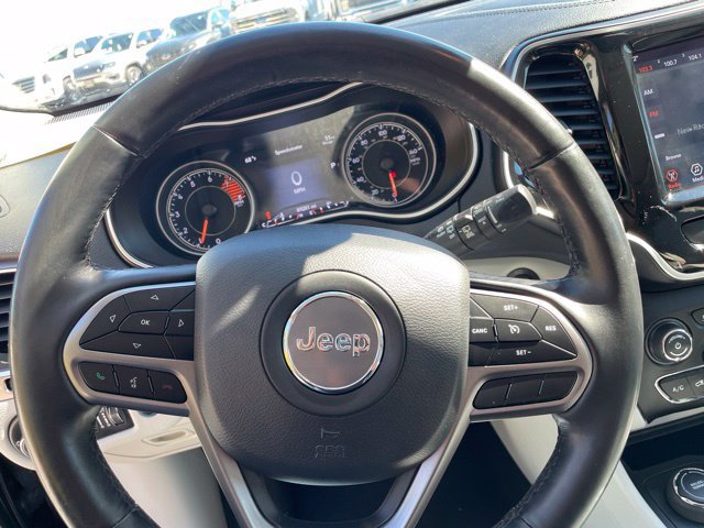 Used 2019 Jeep Cherokee Limited w/ Luxury Group AWD/4WD image 30