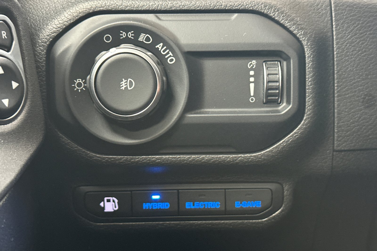 Used 2023 Jeep Wrangler Unlimited Rubicon 4xe AWD/4WD image 33