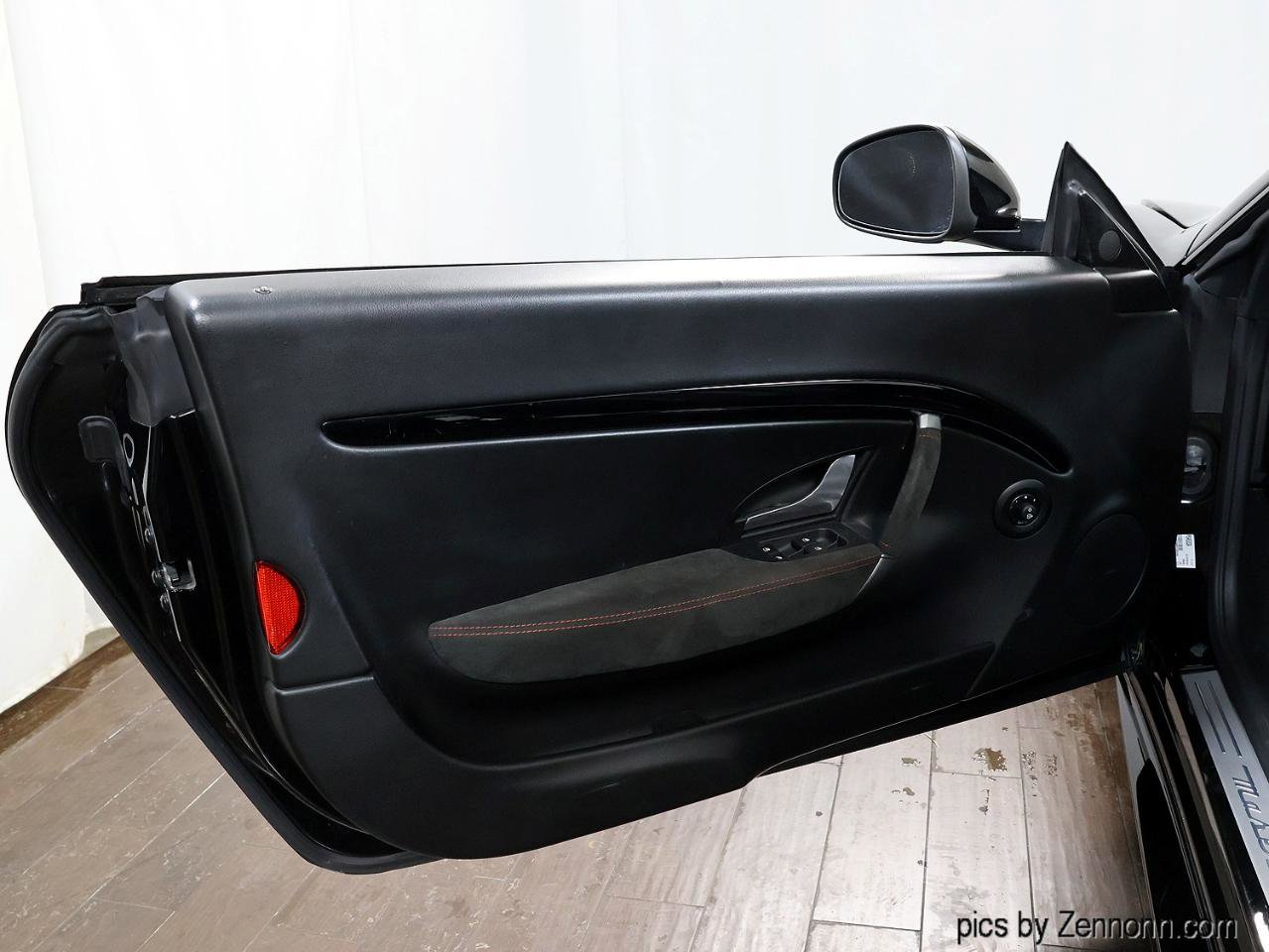 Used 2015 Maserati GranTurismo Sport RWD image 26
