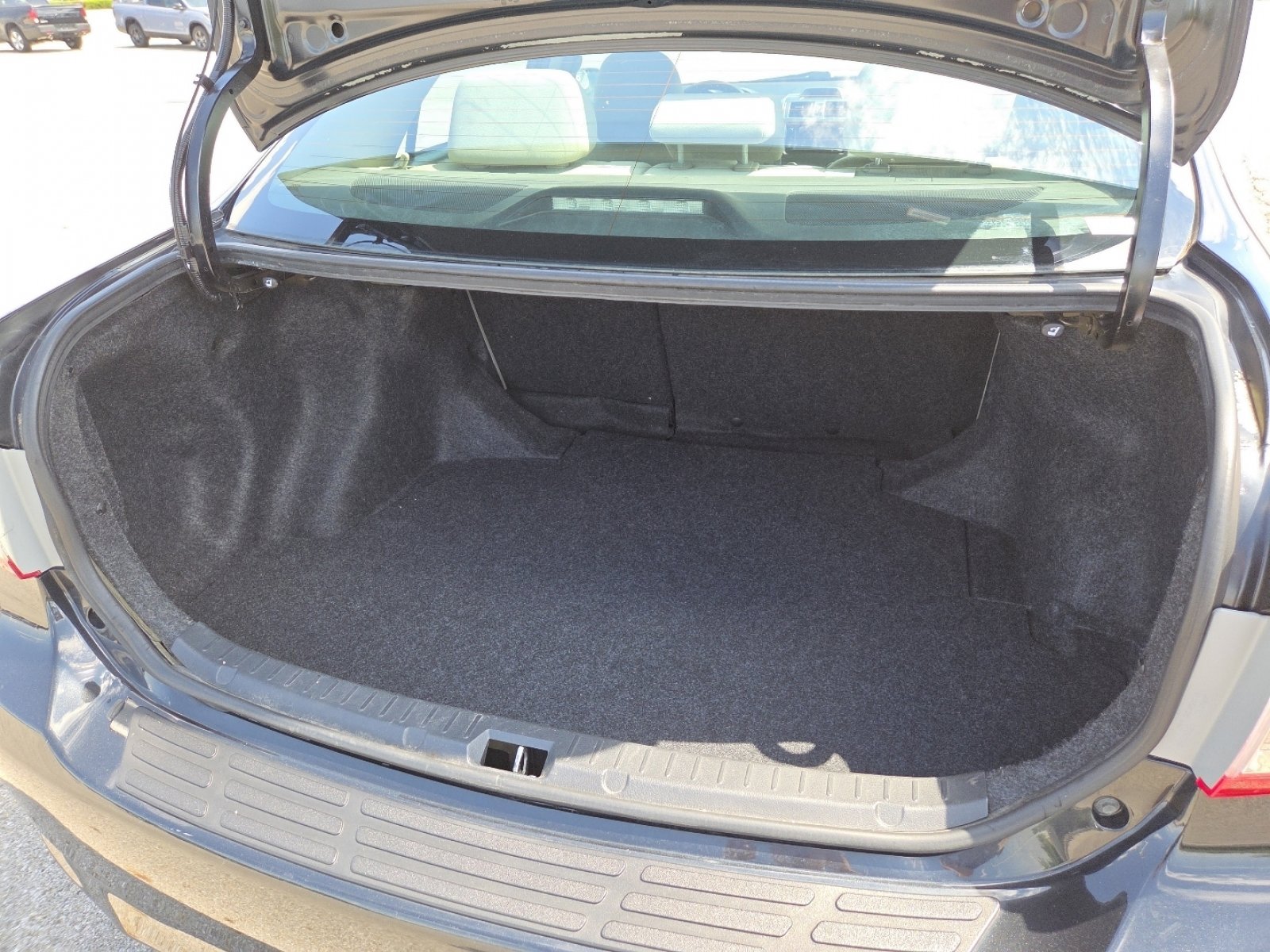 Used 2013 Toyota Corolla LE FWD image 17