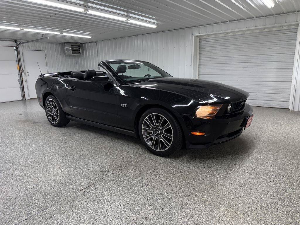 Used 2010 Ford Mustang GT RWD image 10
