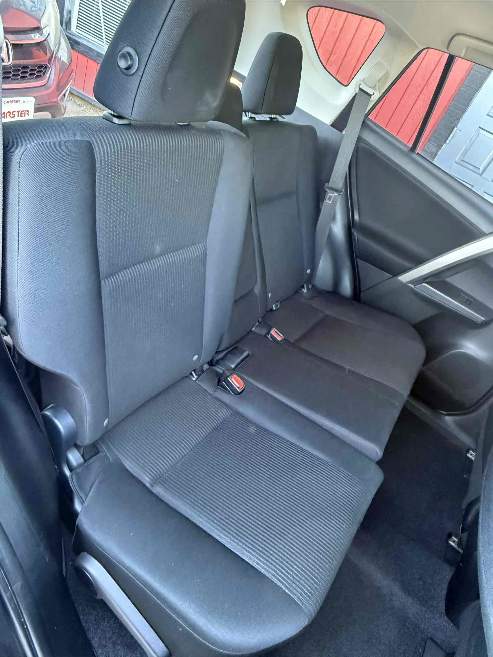 Used 2018 Toyota RAV4 LE w/ All Weather Liner Package FWD image 21