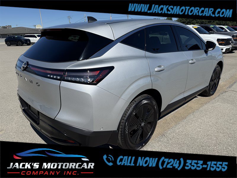 Used 2025 Nissan Murano SV AWD/4WD image 4