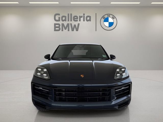 Used 2024 Porsche Cayenne Coupe image 3