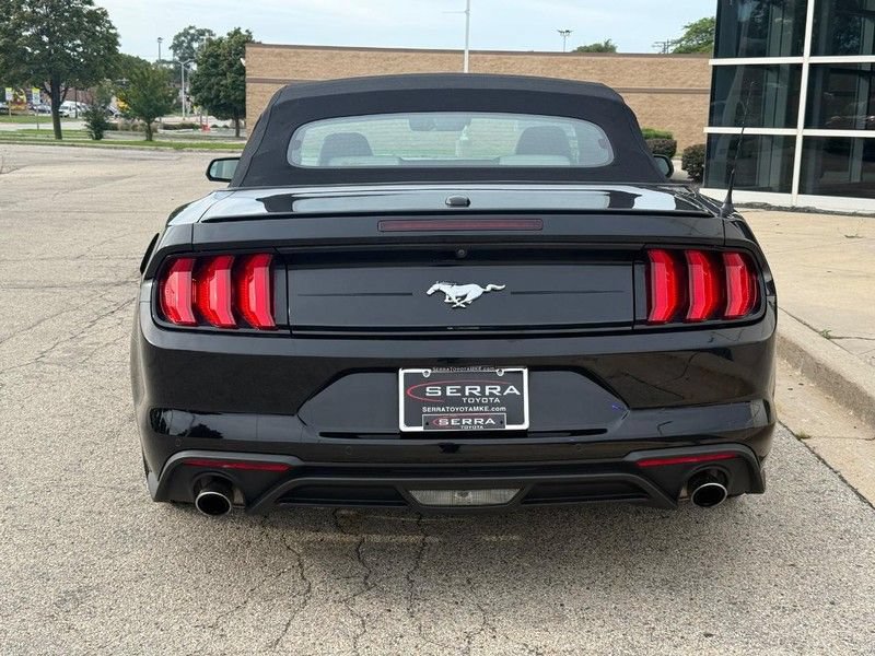 Used 2022 Ford Mustang Premium RWD image 4