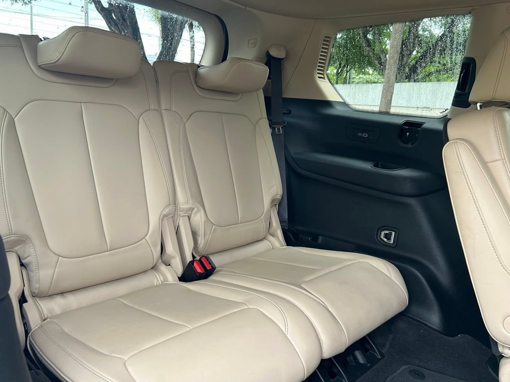 Certified 2022 Jeep Grand Cherokee L Limited RWD image 40