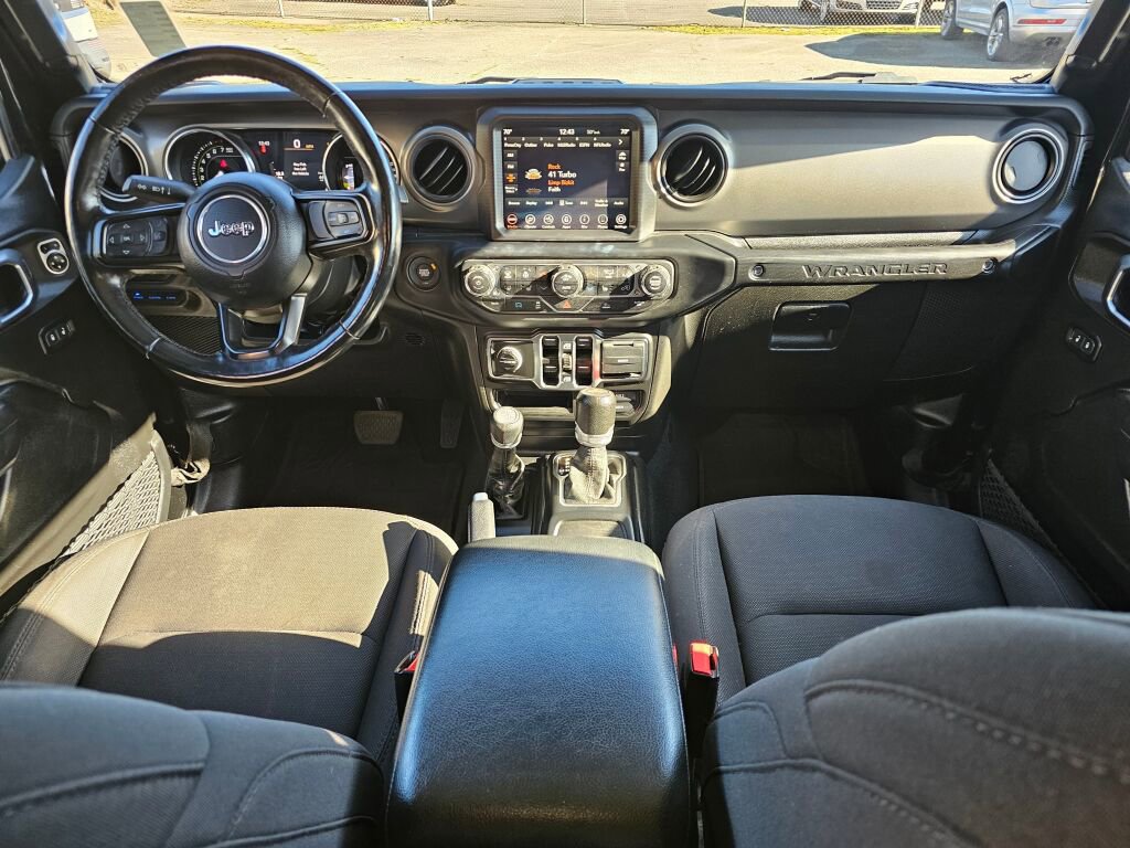 Used 2023 Jeep Wrangler Unlimited w/ Cold Weather Group image 16