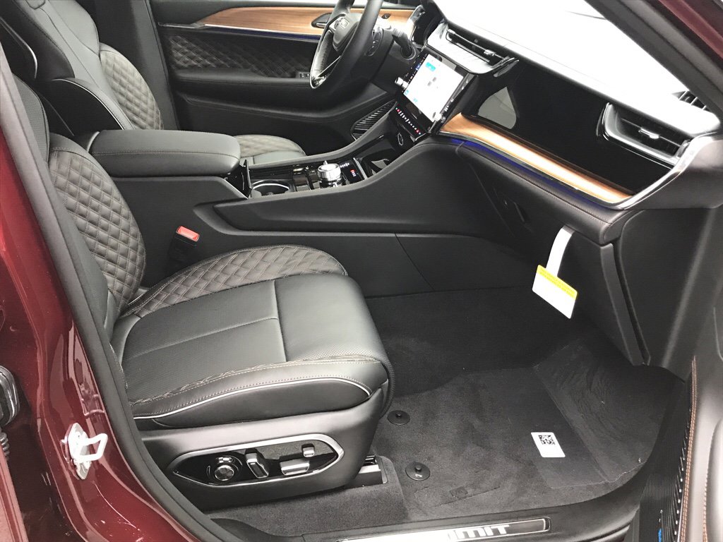 New 2026 Jeep Grand Cherokee L Summit image 17