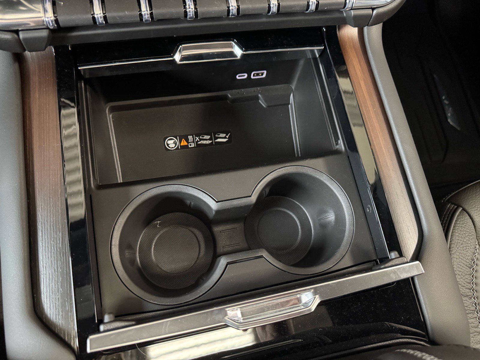 New 2026 GMC Yukon XL Denali w/ Denali Reserve Package image 26