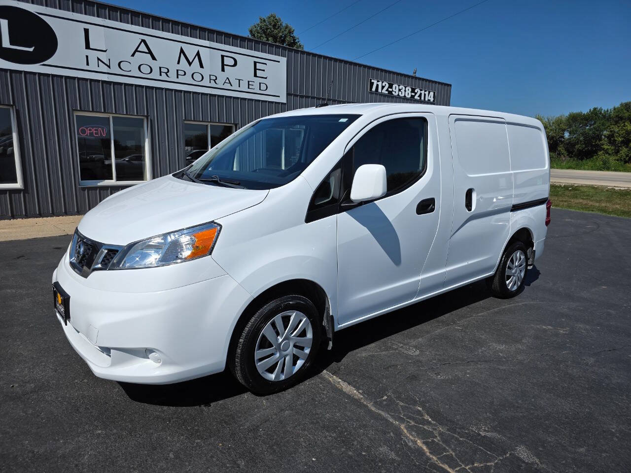 Used 2018 Nissan NV200 SV w/ Navigation Package FWD image 3