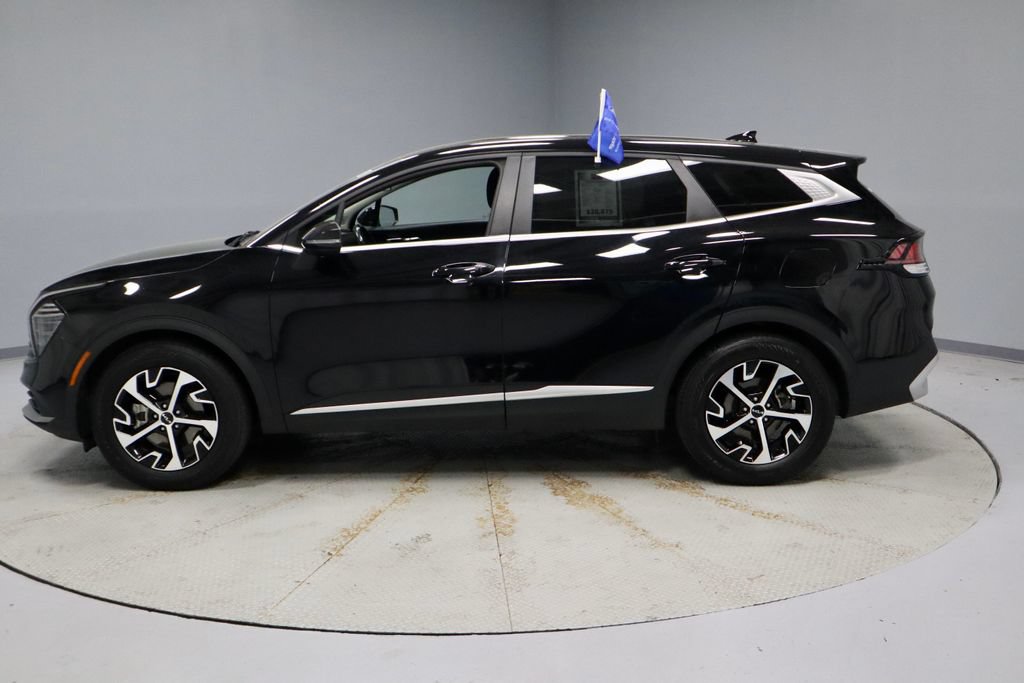 Used 2025 Kia Sportage EX FWD image 9