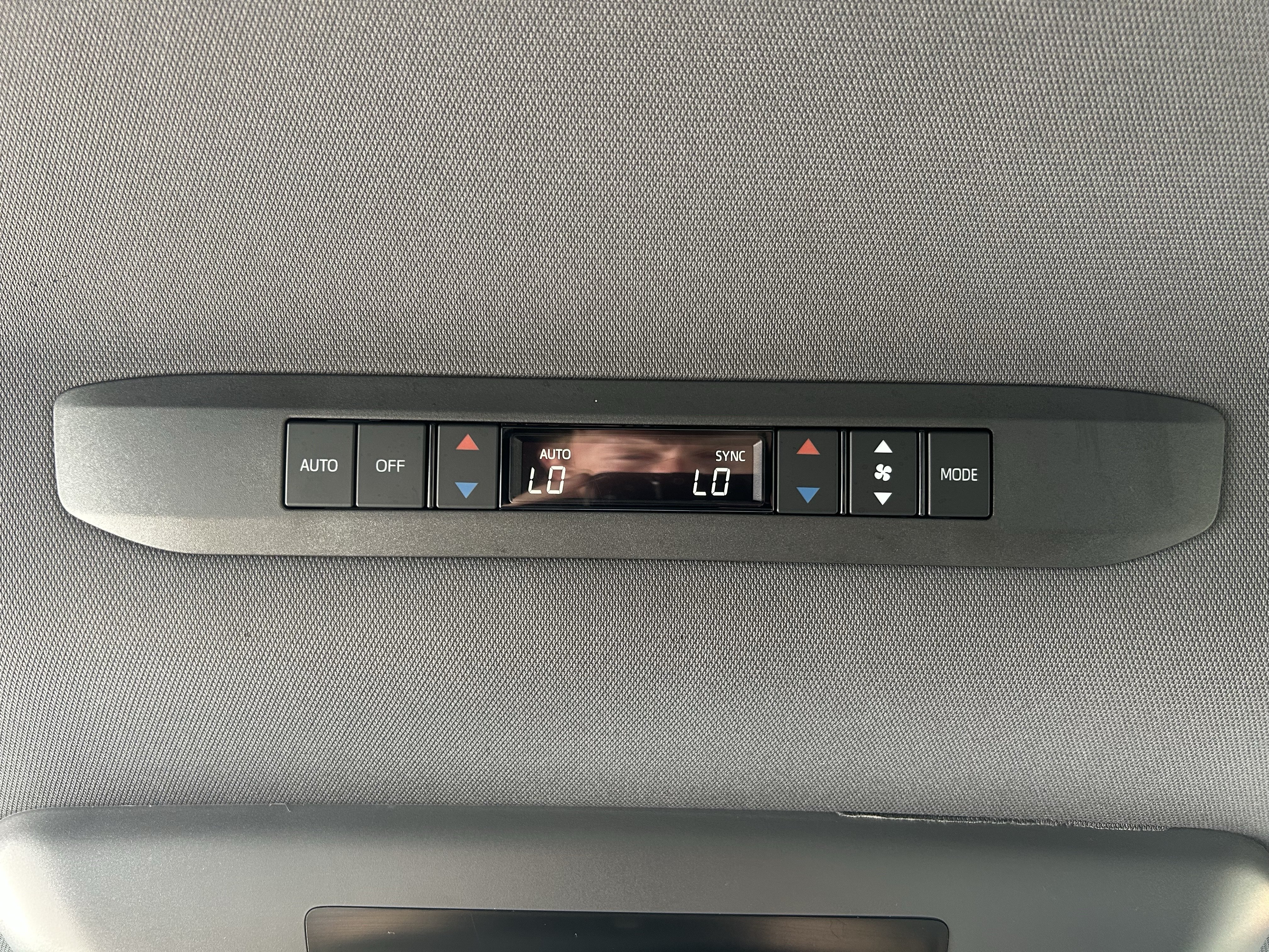 Used 2022 Toyota Sienna XSE w/ XSE Plus Package AWD/4WD image 23