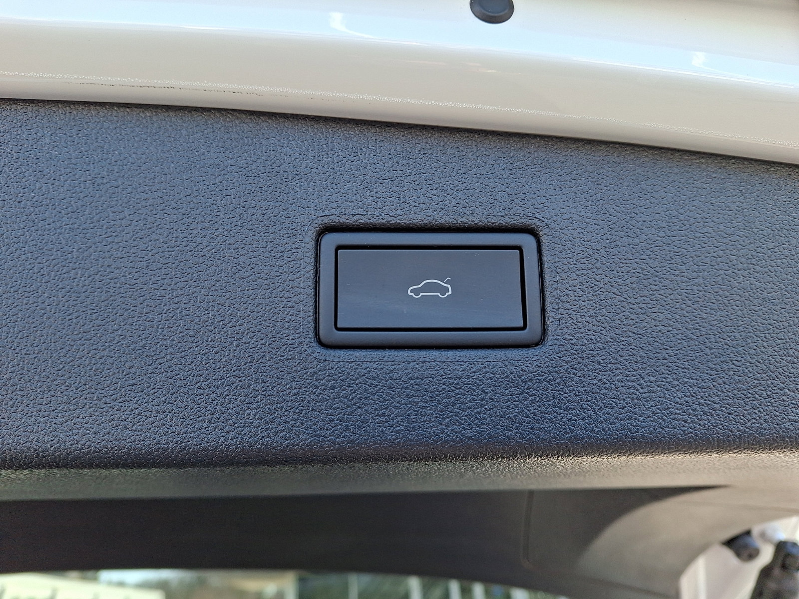 Certified 2024 Volkswagen Tiguan Wolfsburg Edition image 30