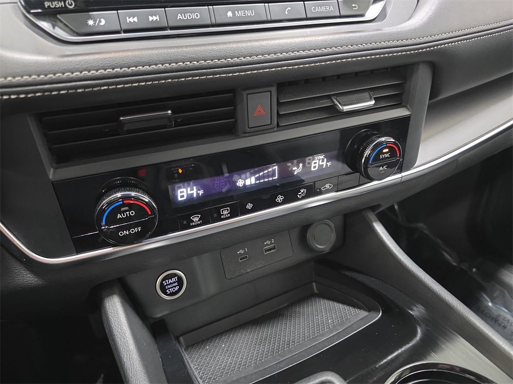 Used 2023 Nissan Rogue SV image 24