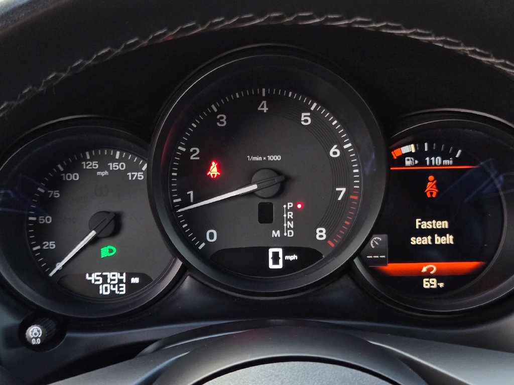 Used 2024 Porsche Macan AWD/4WD image 27