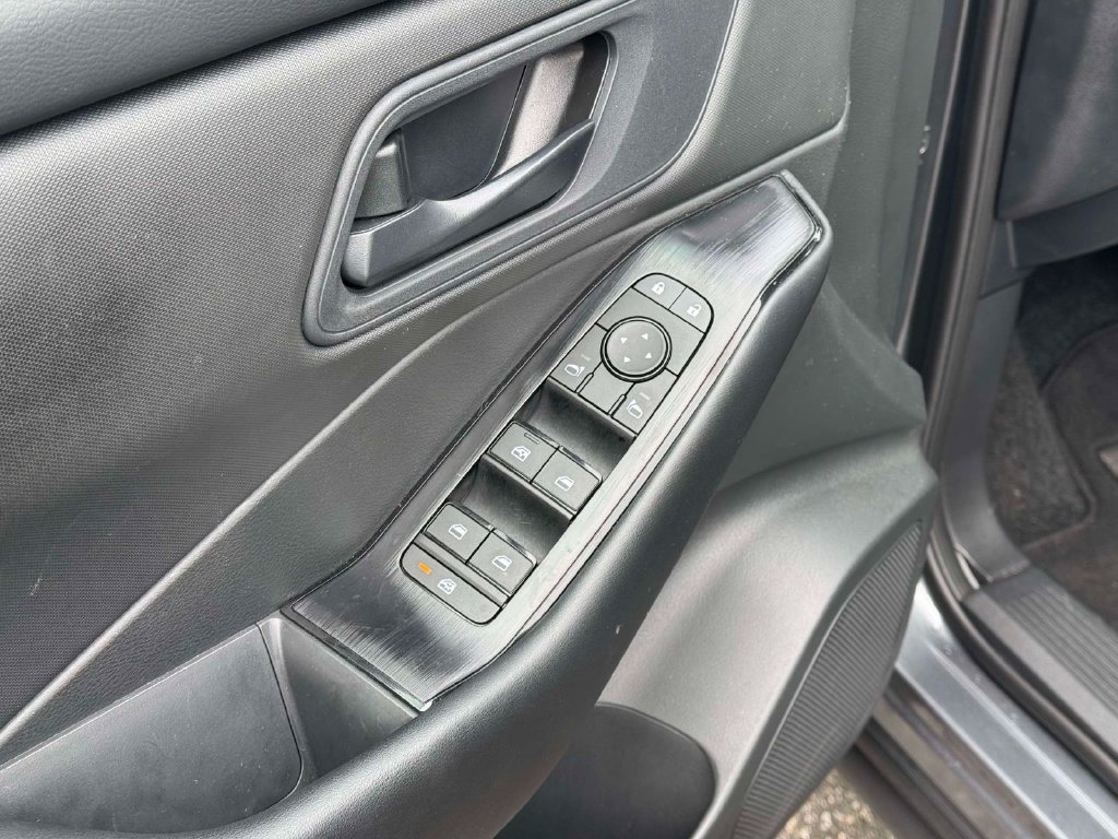 Used 2026 Nissan Rogue S AWD/4WD image 19