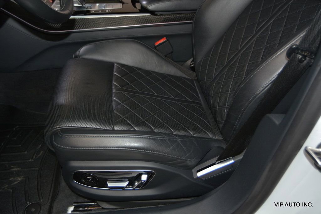 Used 2020 Audi S8 L w/ S8 Executive Package image 17
