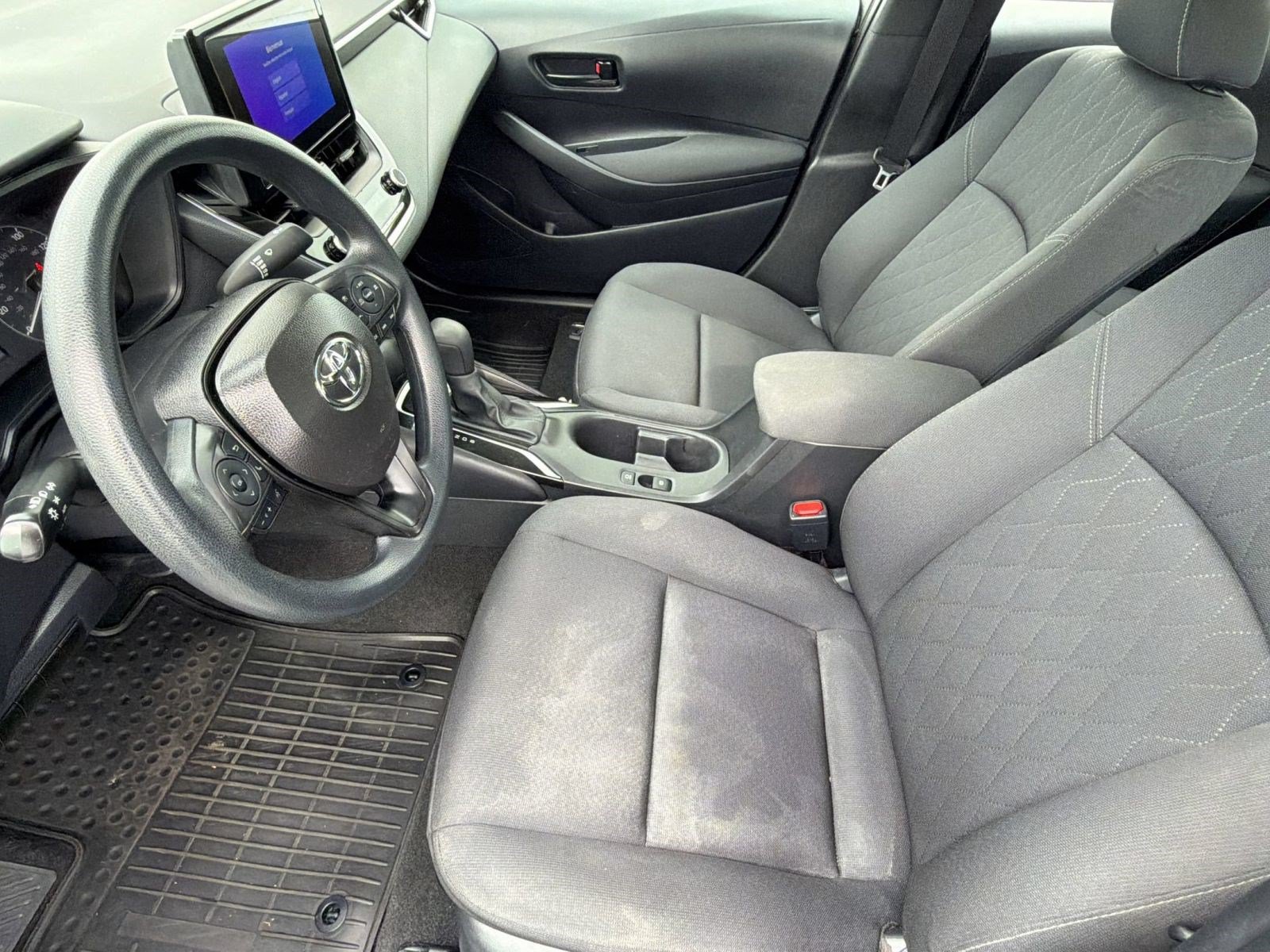 Used 2025 Toyota Corolla LE FWD image 5