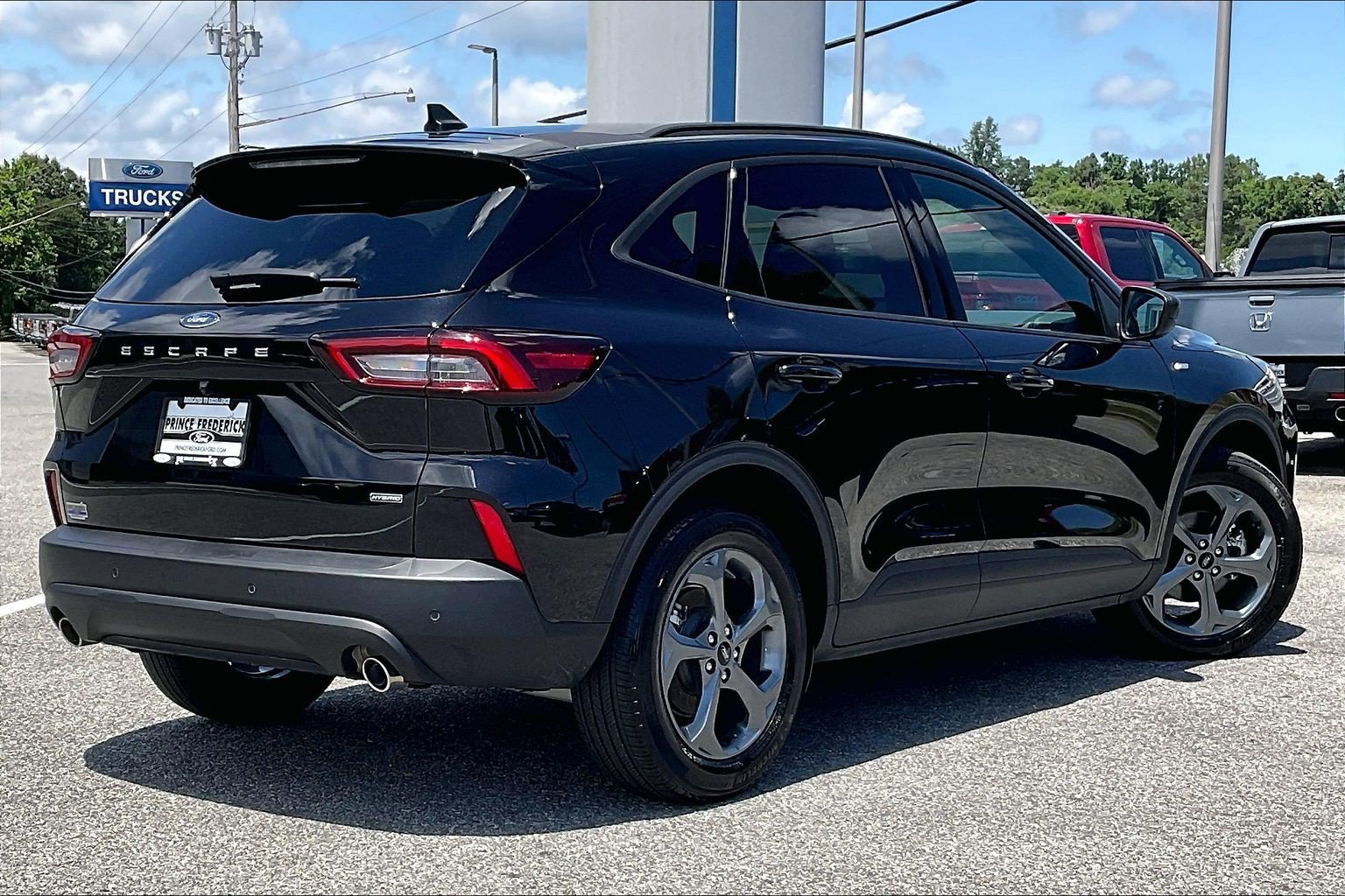Certified 2025 Ford Escape ST-Line w/ Equipment Group 301A FWD image 12