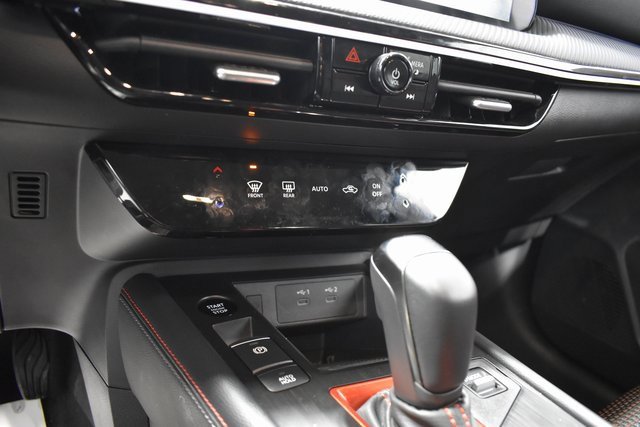 Certified 2025 Nissan Kicks SR image 18