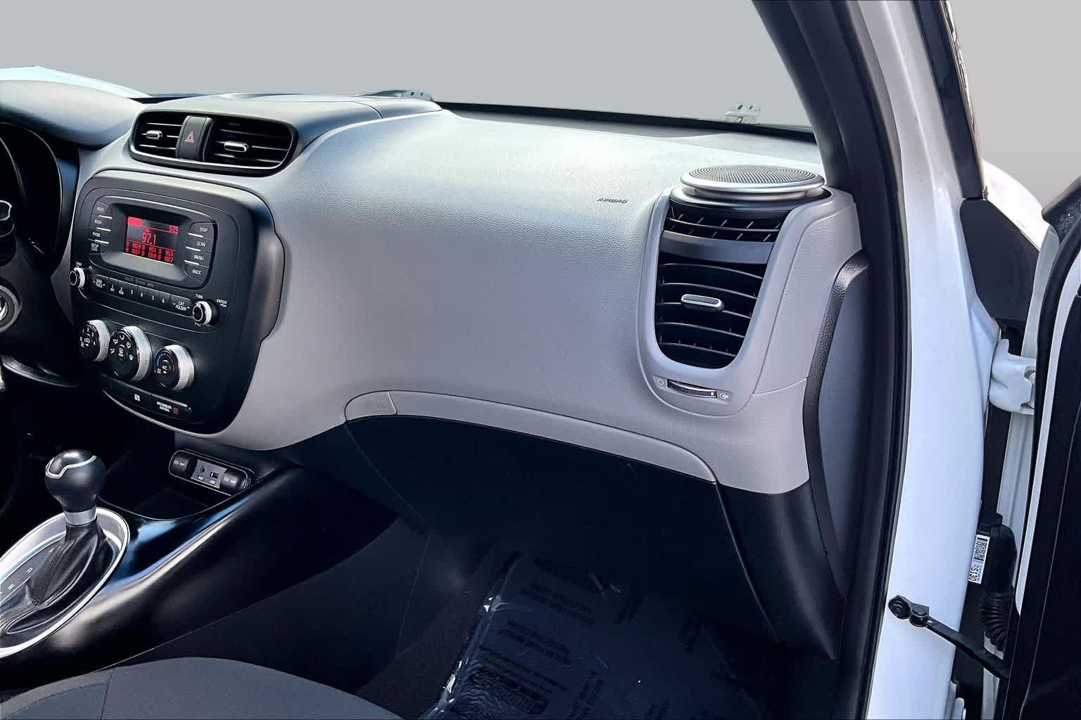 Used 2014 Kia Soul FWD image 18