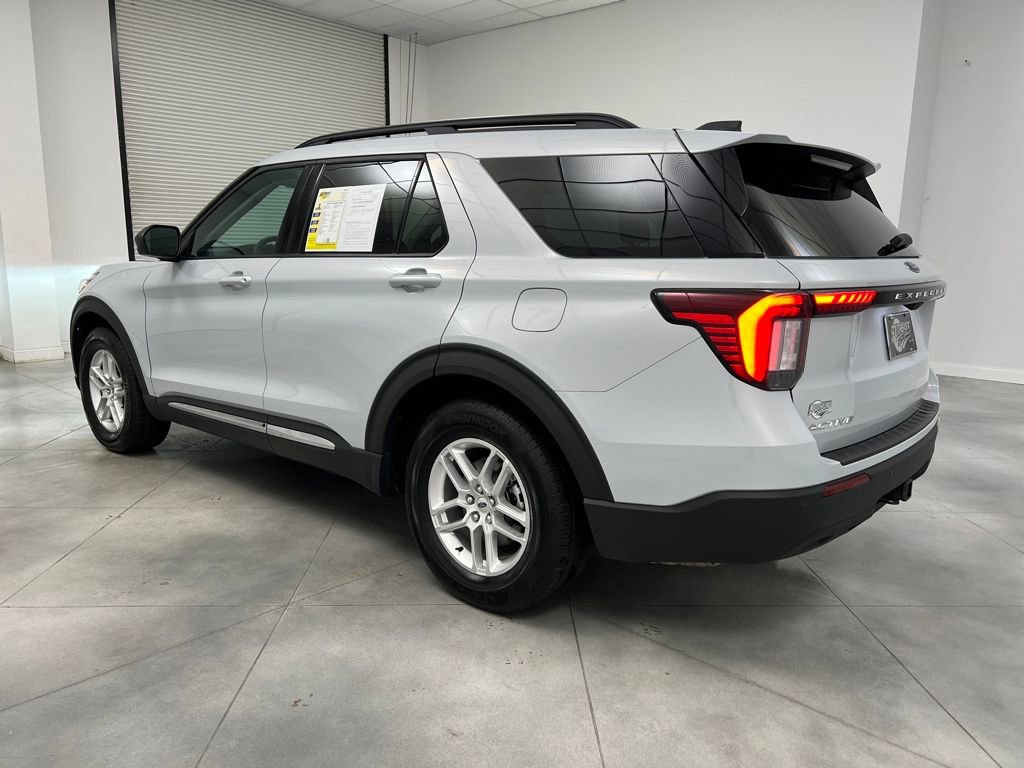 Used 2025 Ford Explorer Active image 5