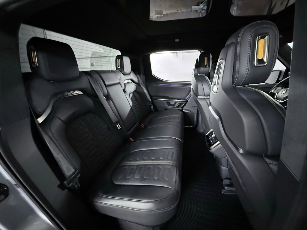 Used 2022 Rivian R1T Adventure image 24