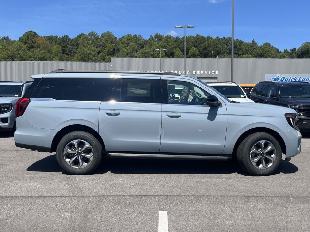 New 2027 Ford Expedition Max Active RWD image 2