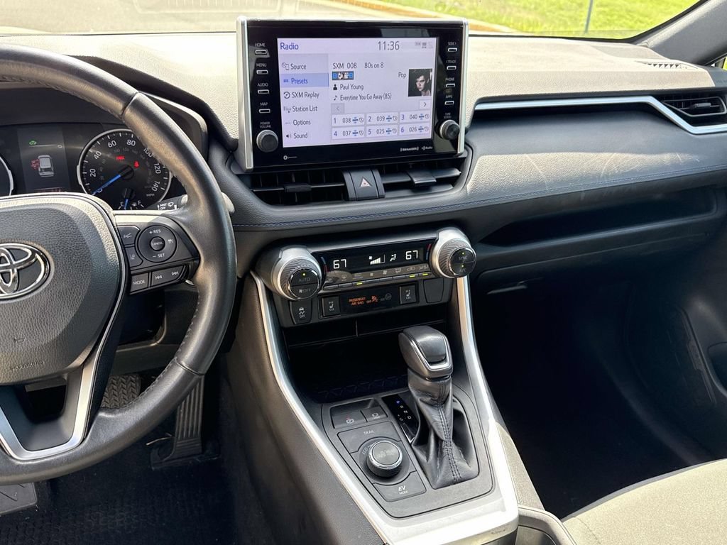 Used 2022 Toyota RAV4 SE w/ Convenience Package AWD/4WD image 9