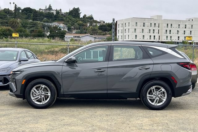 Certified 2025 Hyundai Tucson SE FWD image 9